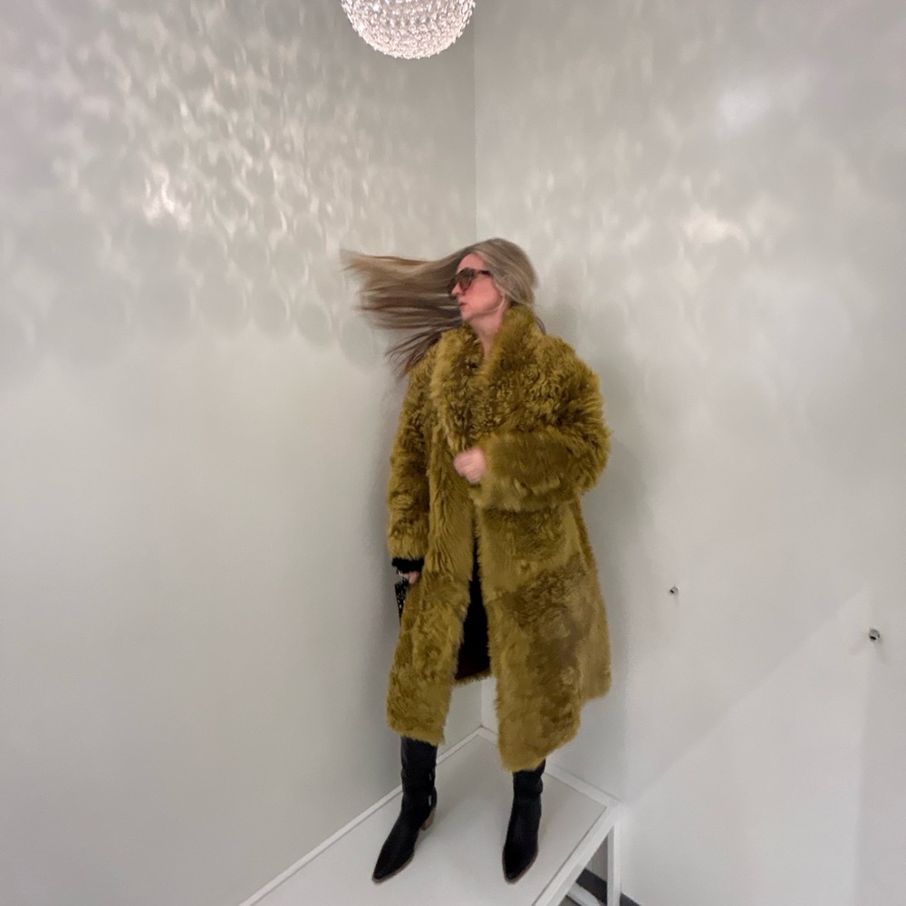 Shearling coat - Picture 6 of 8